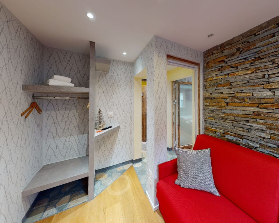 Family Double Room | Desk, laptop workspace, soundproofing, free WiFi
