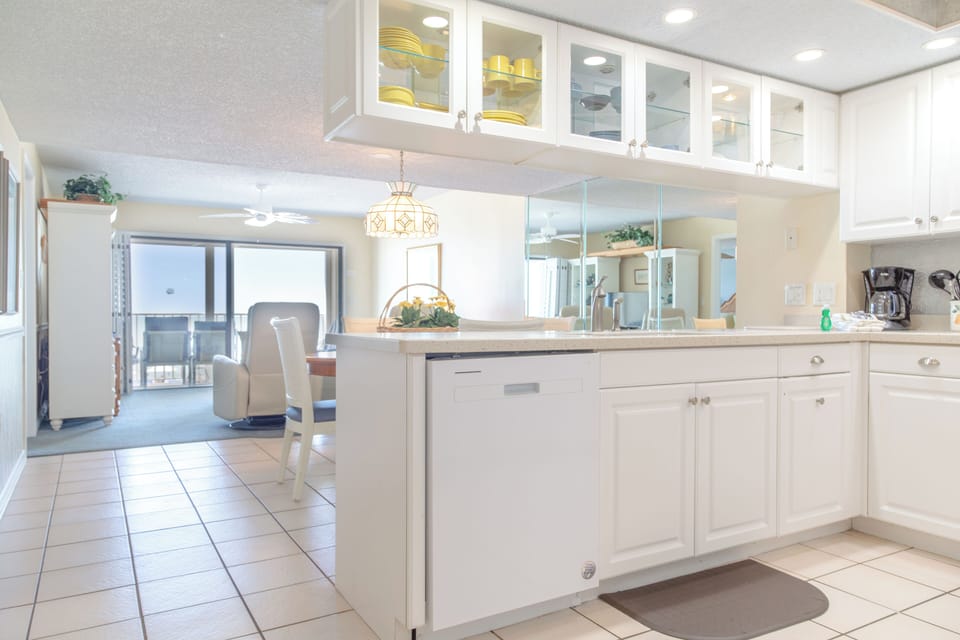 Beach Place 210 Kitchen