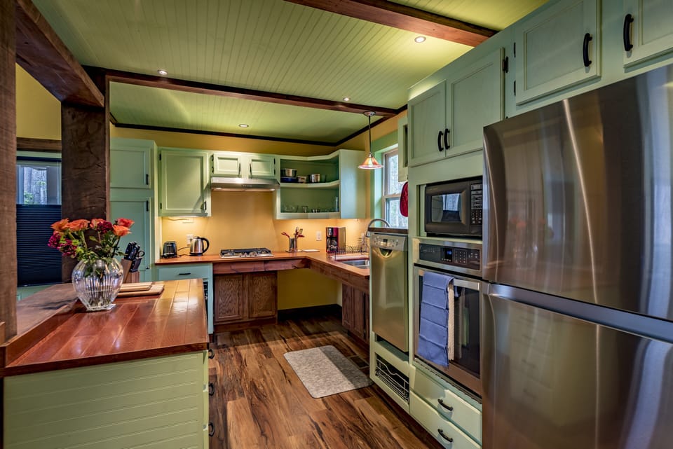 Wheelchair accessible kitchen