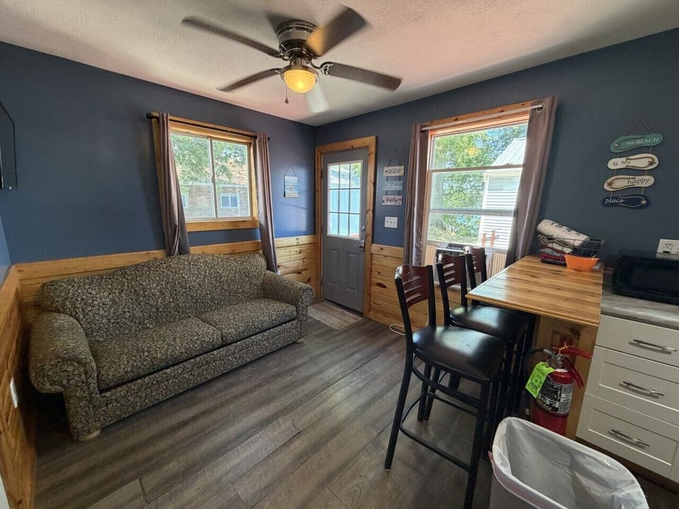 Whips 2 Living W/Sleeper Sofa