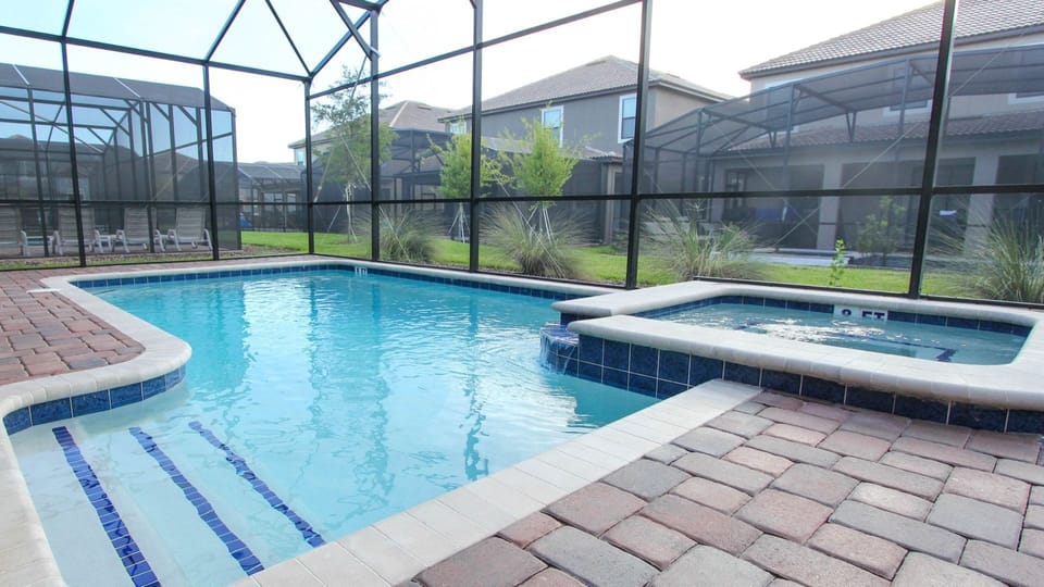 Pool
Faces East