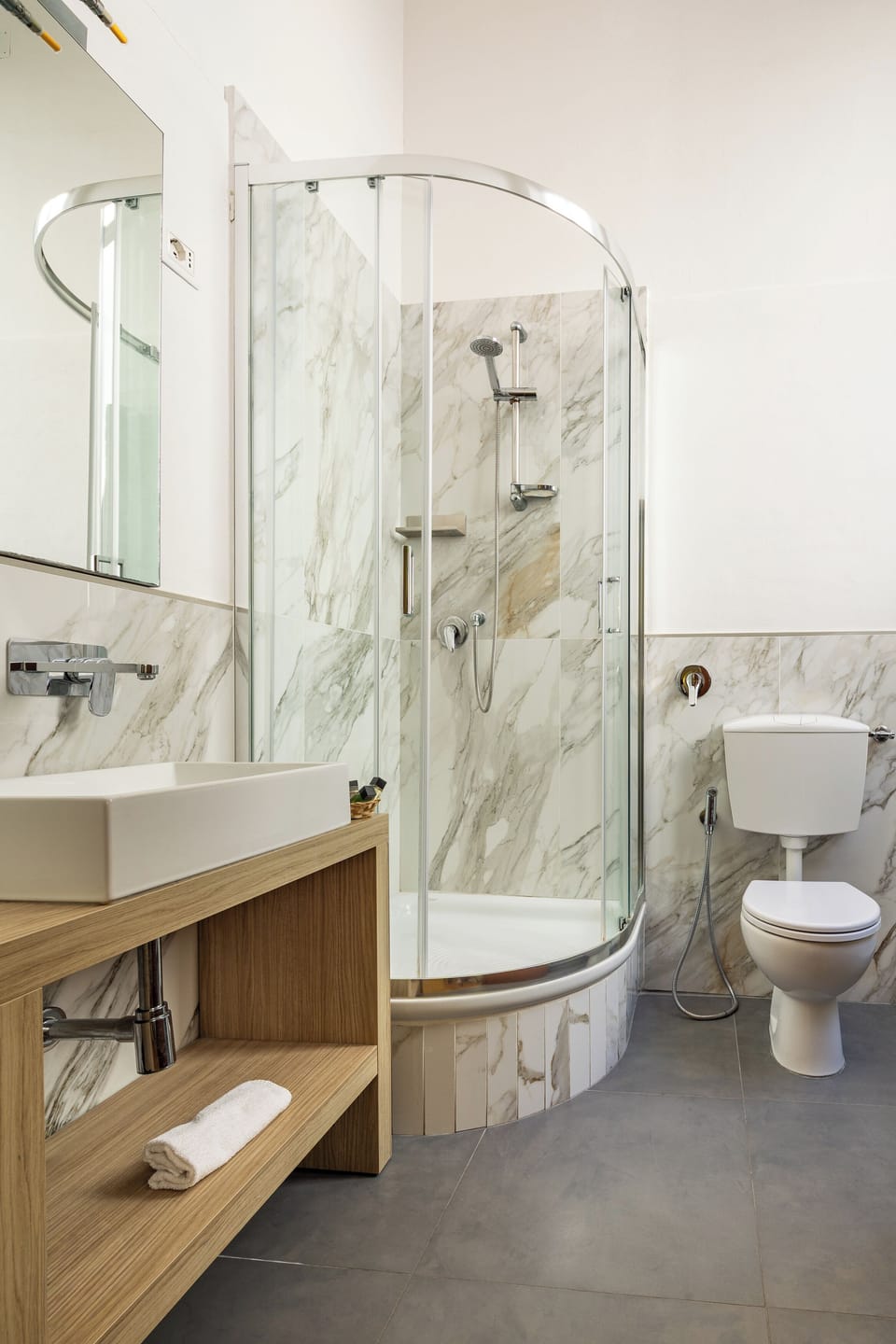 Family Room | Bathroom | Free toiletries, hair dryer, towels
