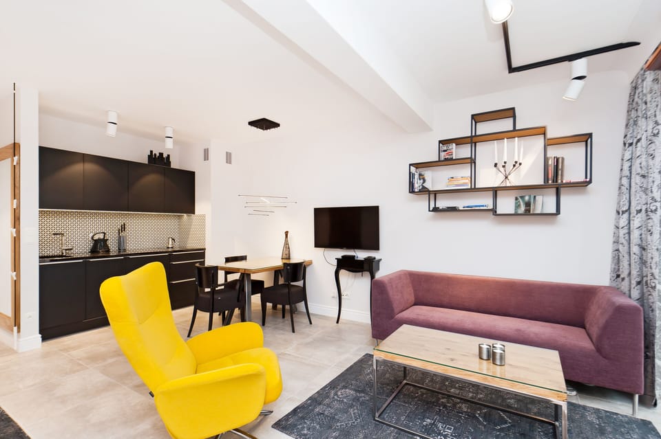 Studio Suite (45) | Living room | Flat-screen TV