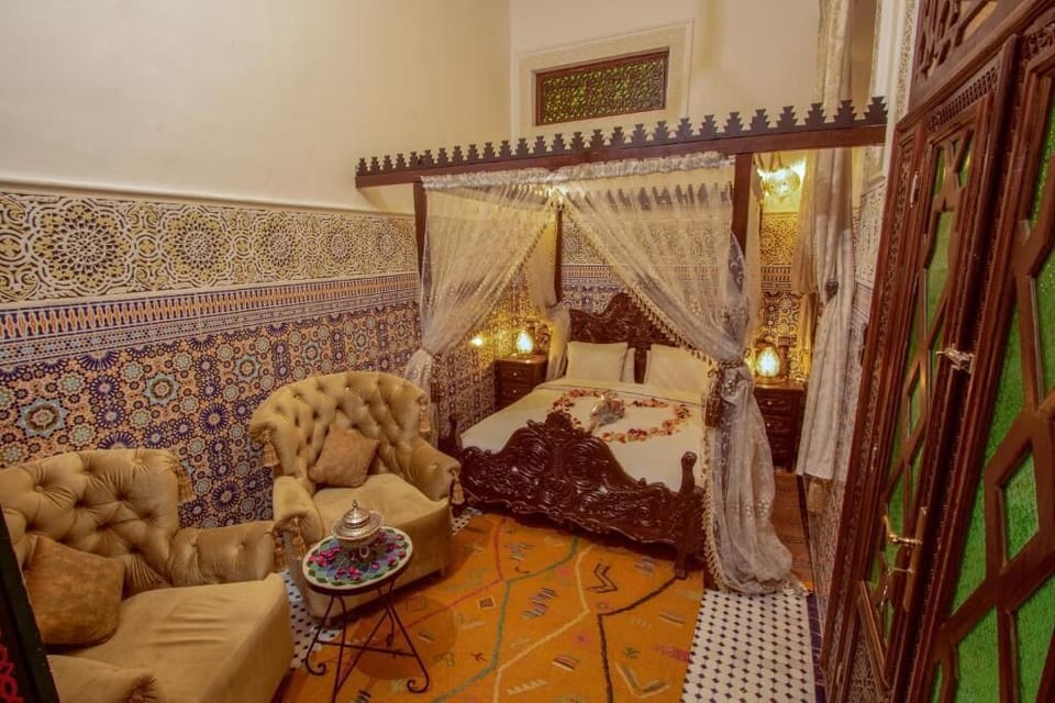Premier Suite (Yanne) | Blackout drapes, WiFi (free), bed sheets