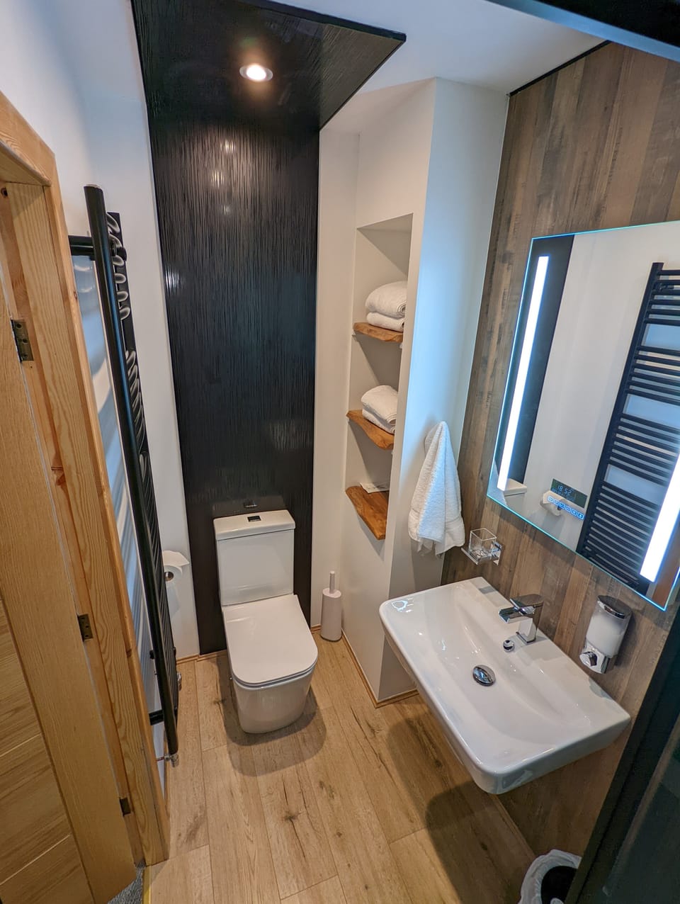 Premium Double Room, Ensuite | Bathroom