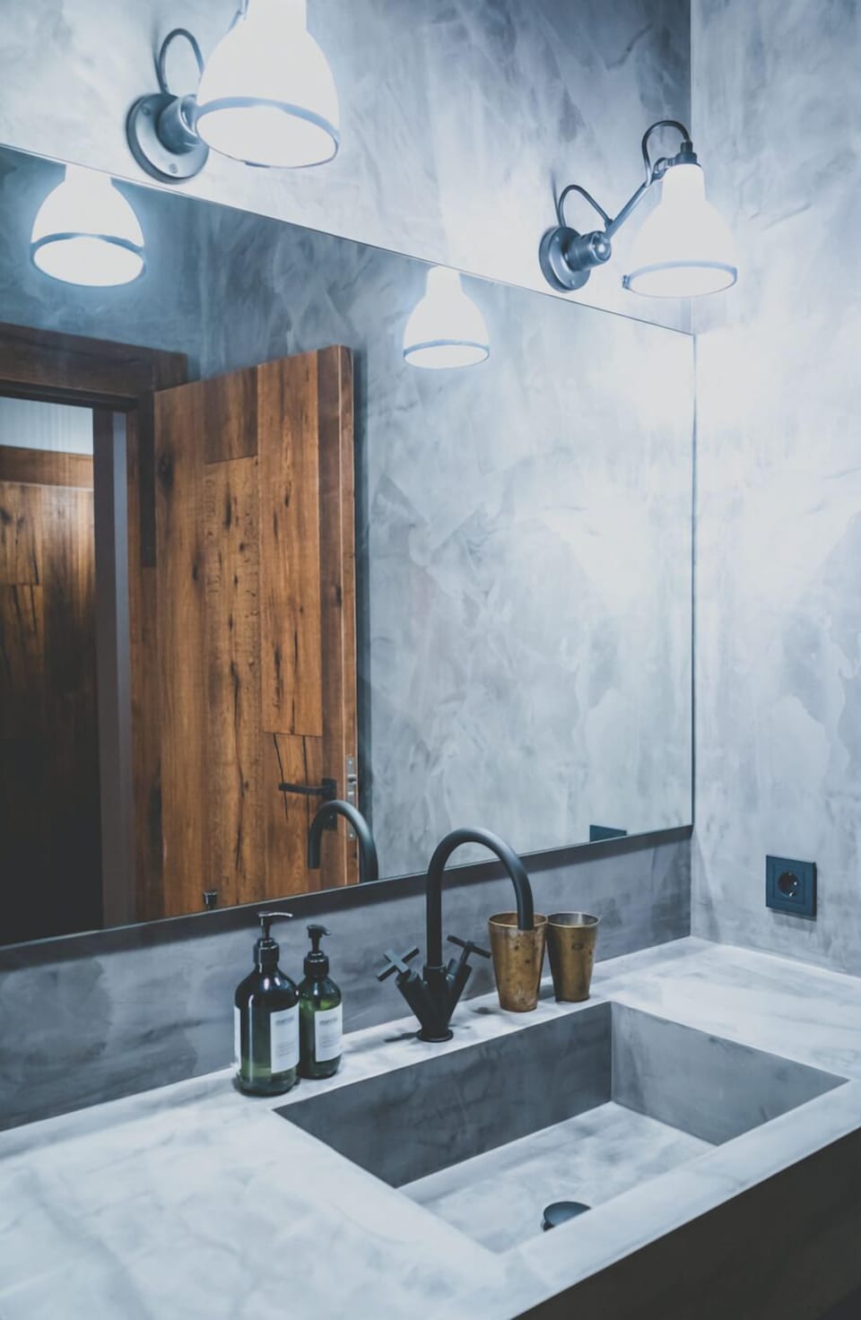 Shower, rainfall showerhead, towels
