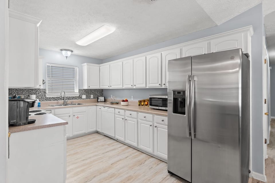 Full Size Kitchen