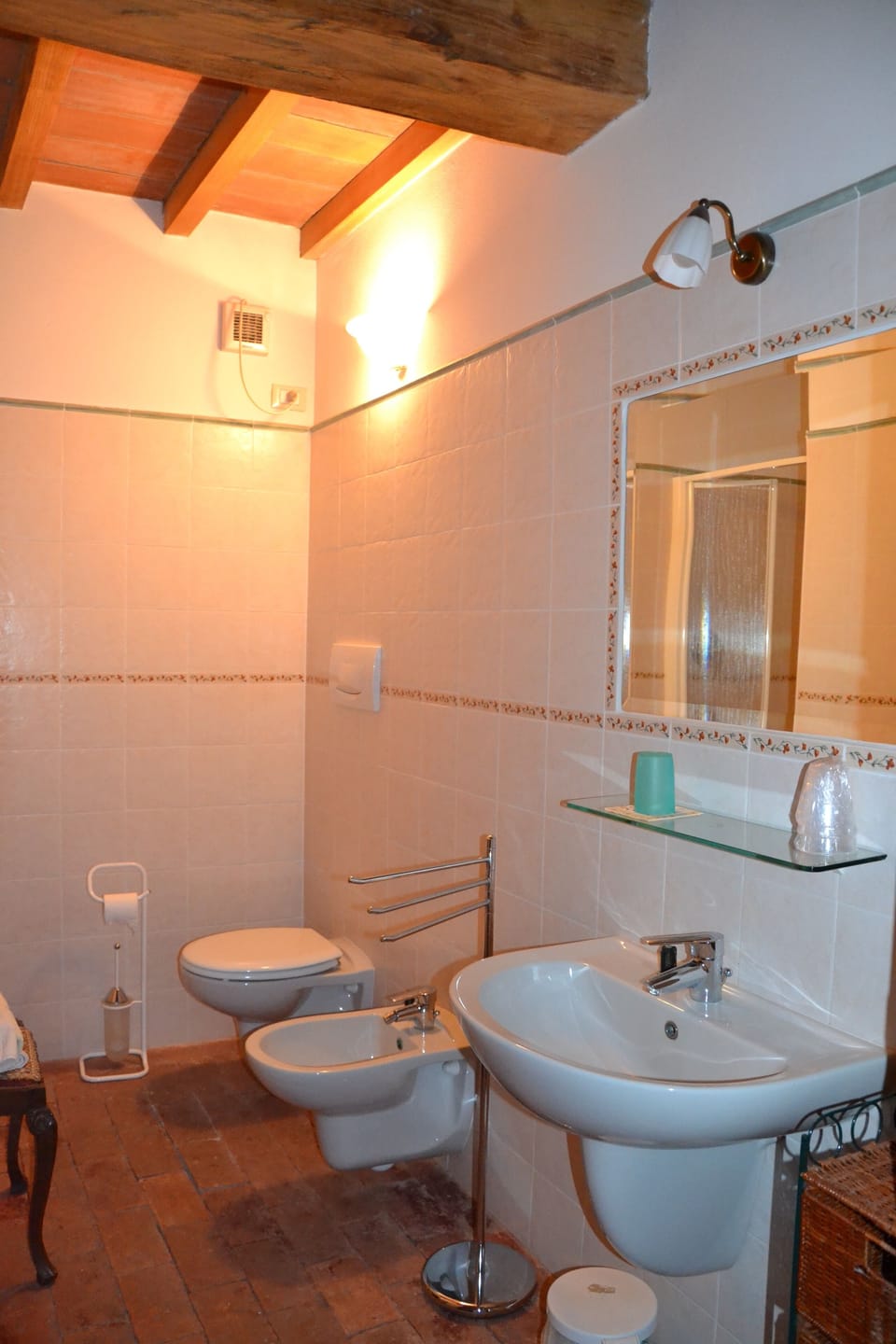 Quadruple Room | Bathroom | Shower, bidet, towels, soap