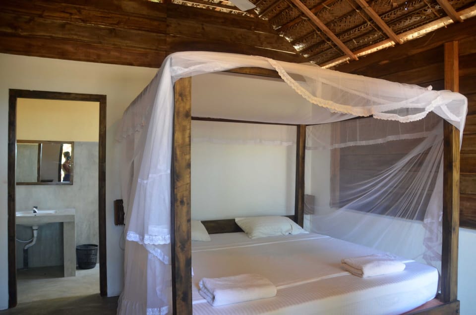 Deluxe Double Room, 1 King Bed, Sea View | Desk, laptop workspace, free WiFi, bed sheets
