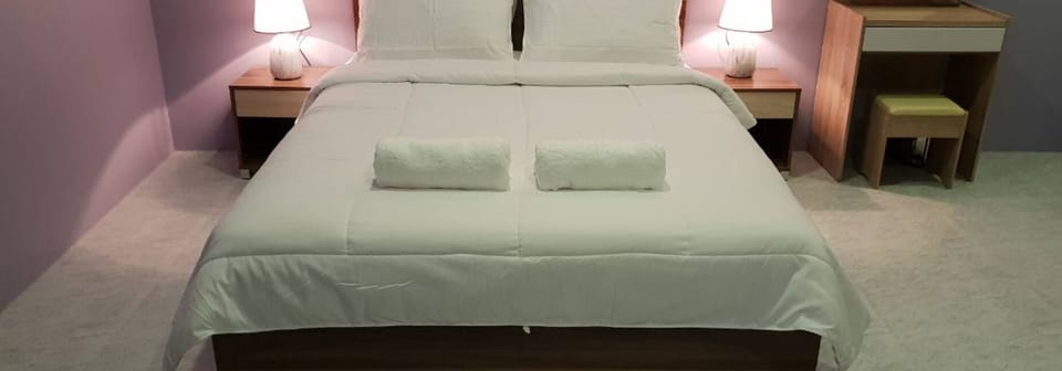 Dhonaisa Room | In-room safe, blackout drapes, iron/ironing board, WiFi