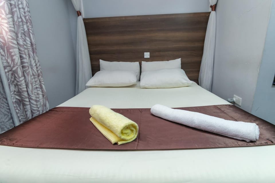 Egyptian cotton sheets, premium bedding, in-room safe, soundproofing