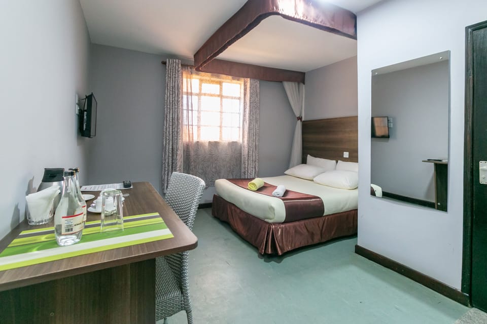 Egyptian cotton sheets, premium bedding, in-room safe, soundproofing