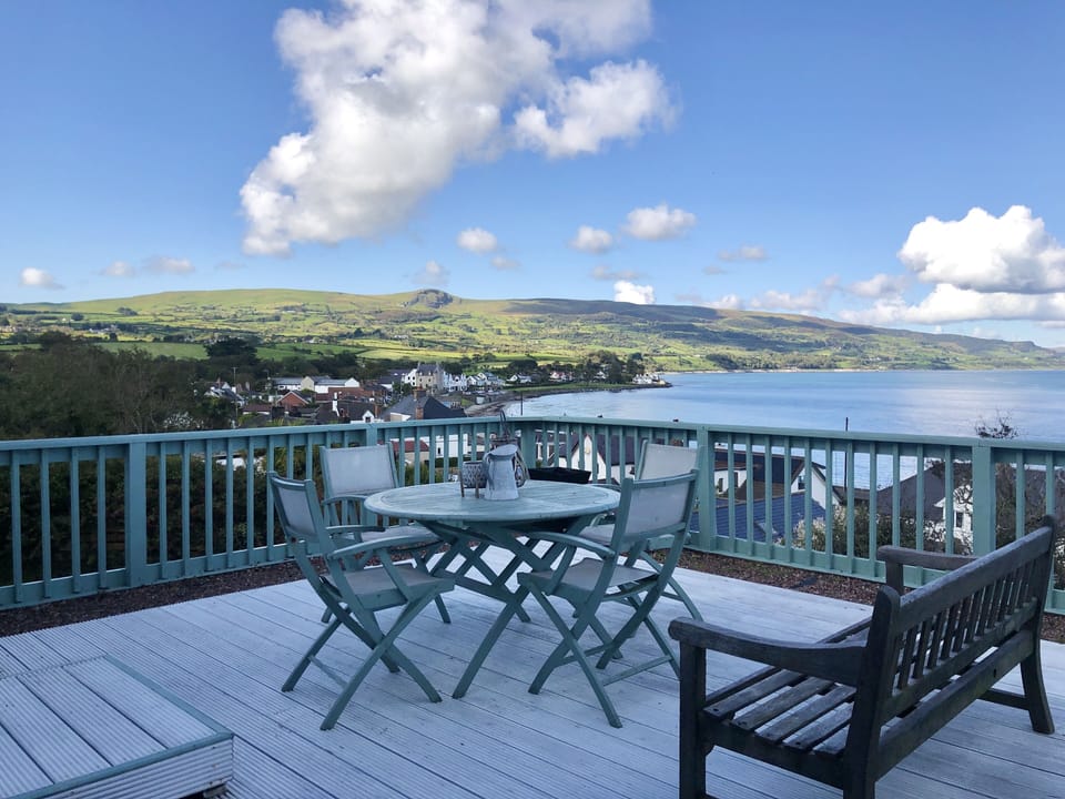 Cottage | Balcony