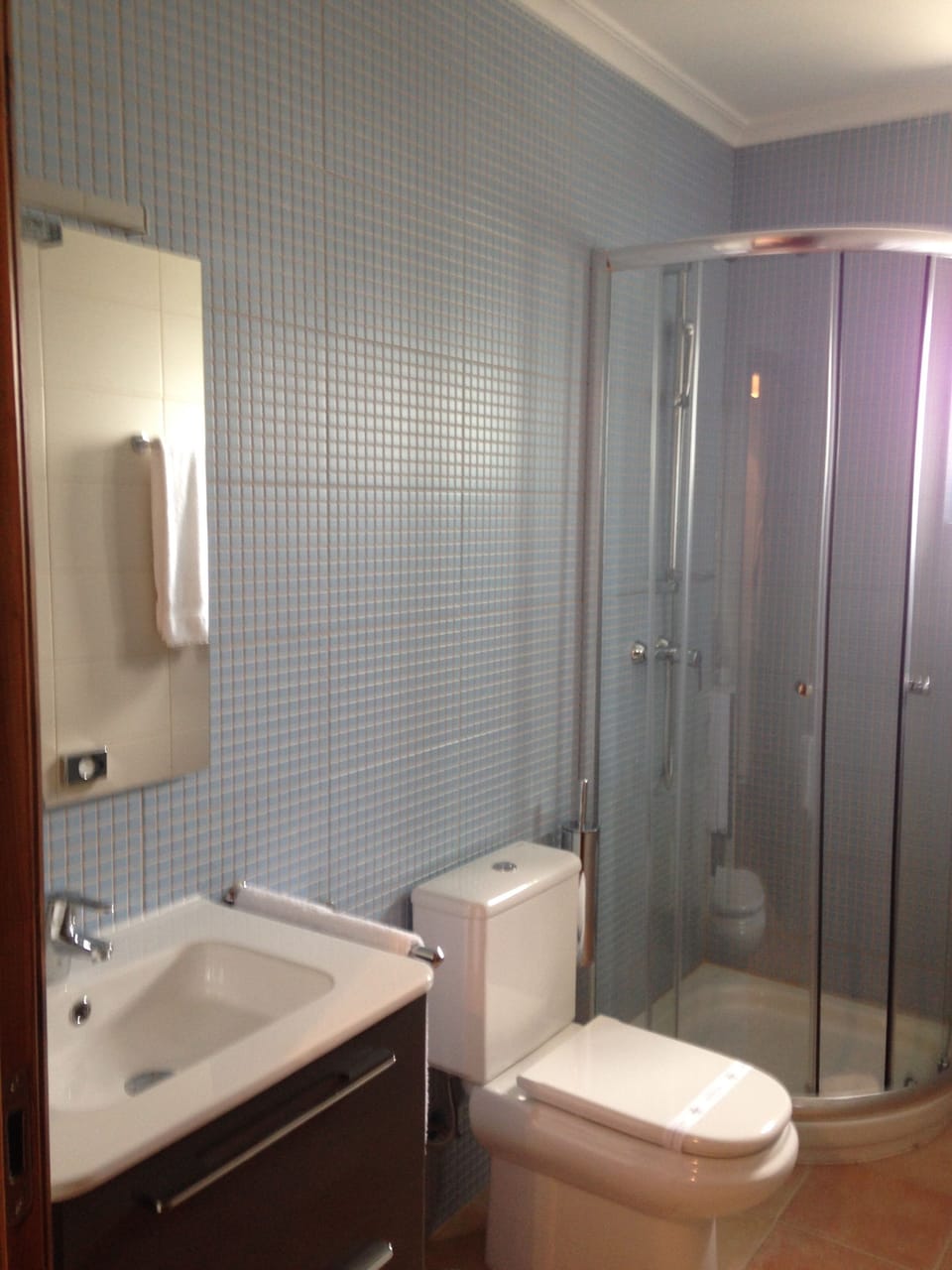 House, 5 Bedrooms | Bathroom | Shower, towels, soap, toilet paper