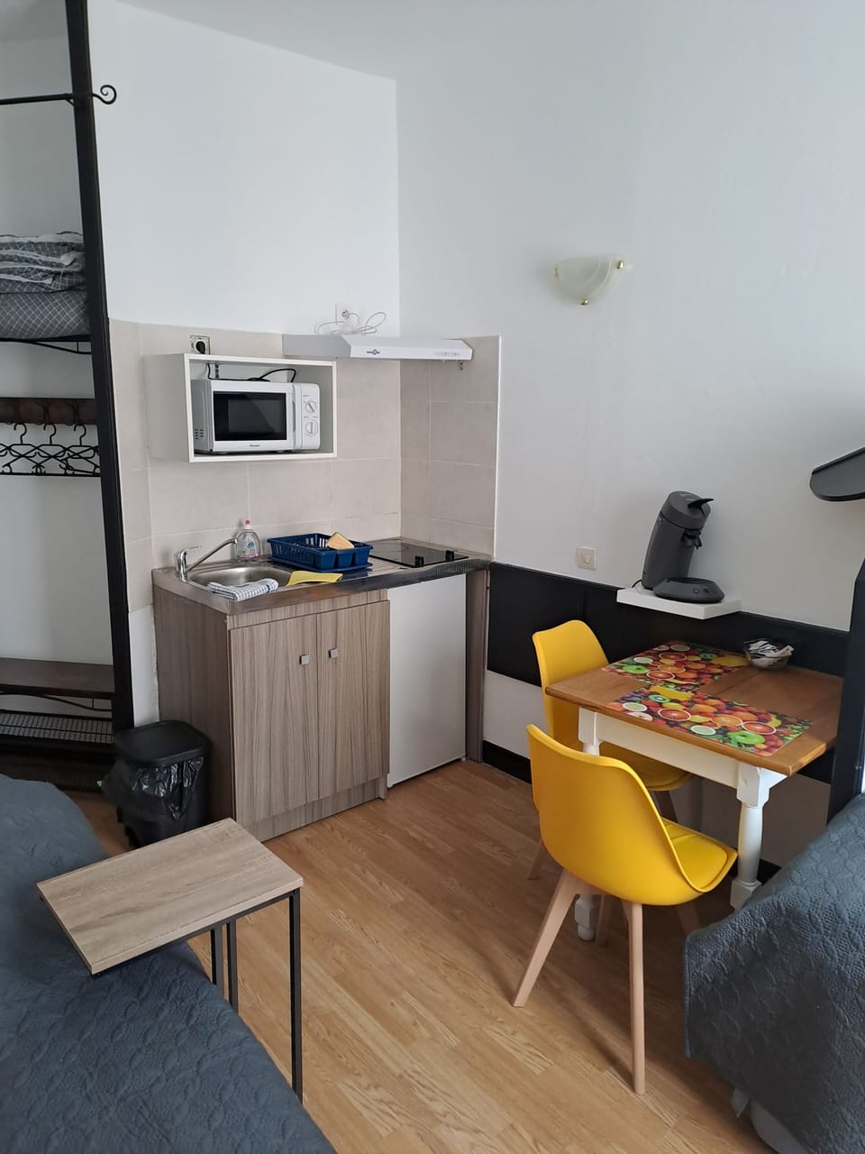 Studio, 2 Twin Beds | Living area | 60-cm LCD TV with digital channels, TV