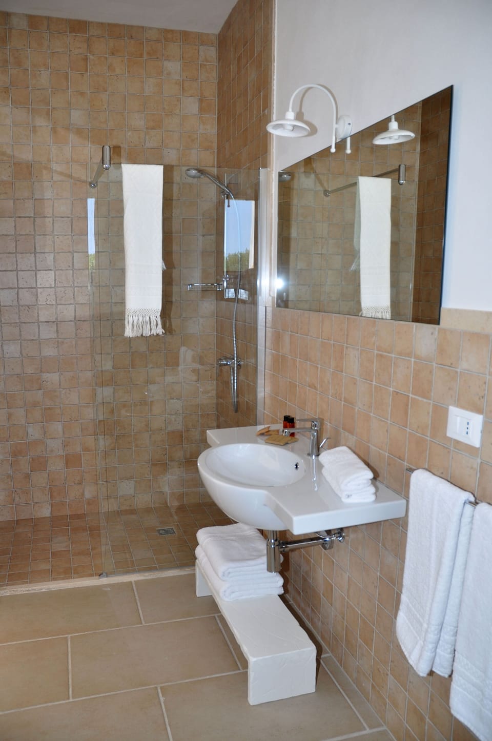 Comfort Room | Bathroom | Shower, rainfall showerhead, free toiletries, hair dryer