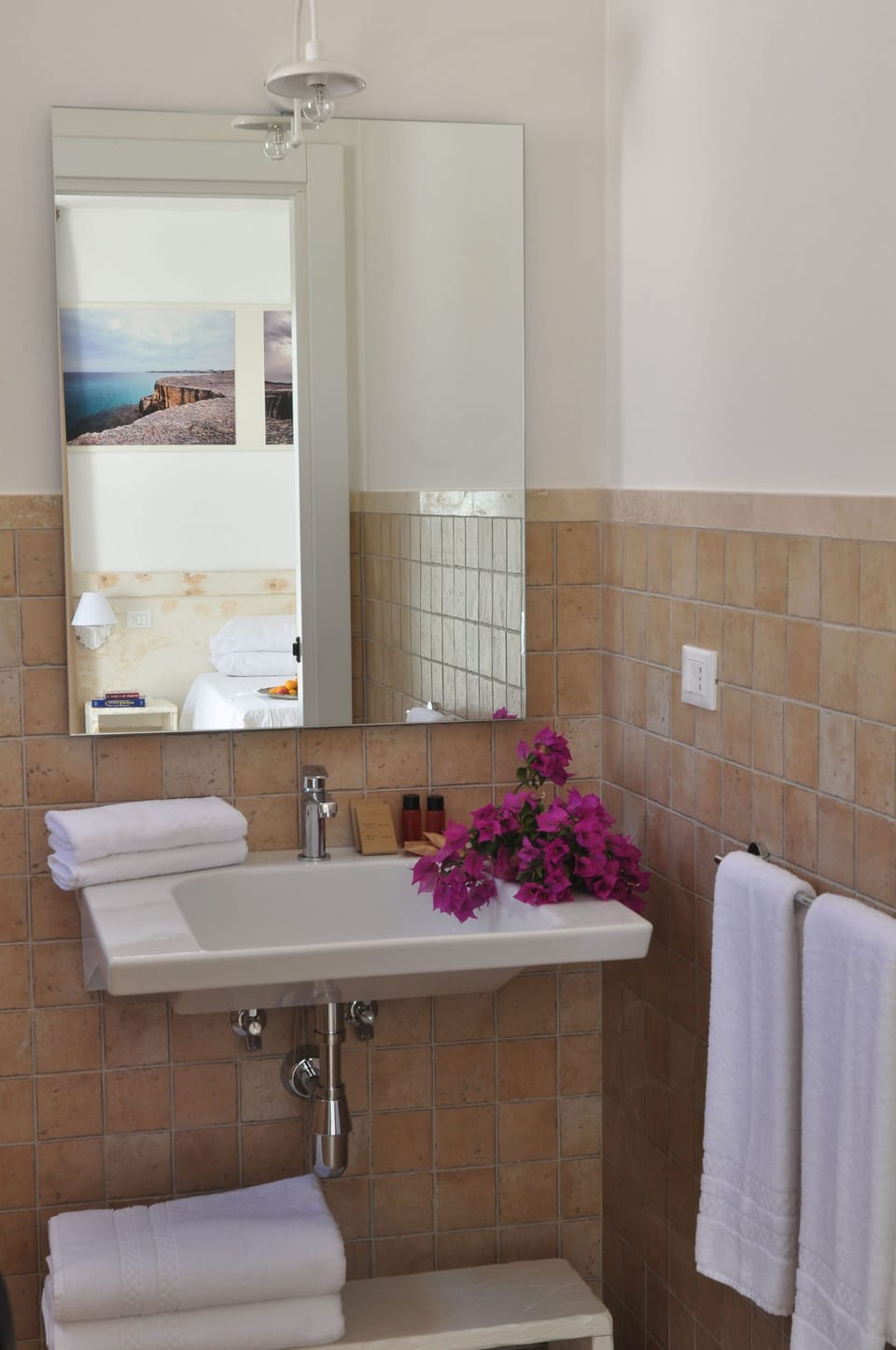 Quadruple Room | Bathroom | Shower, rainfall showerhead, free toiletries, hair dryer