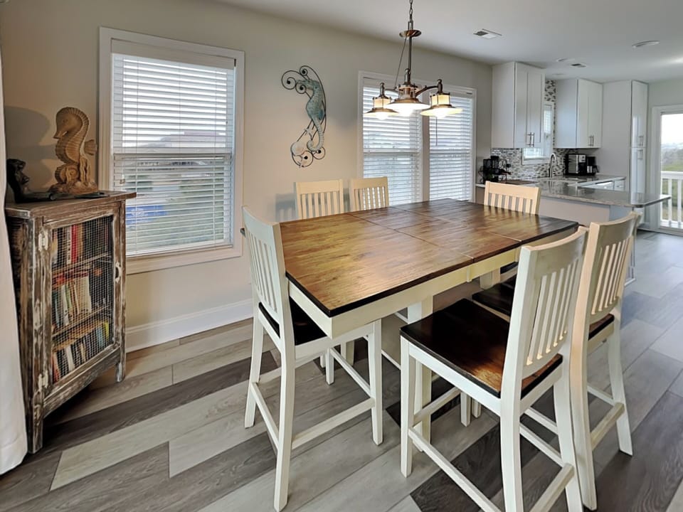 Dining - Seating For Six