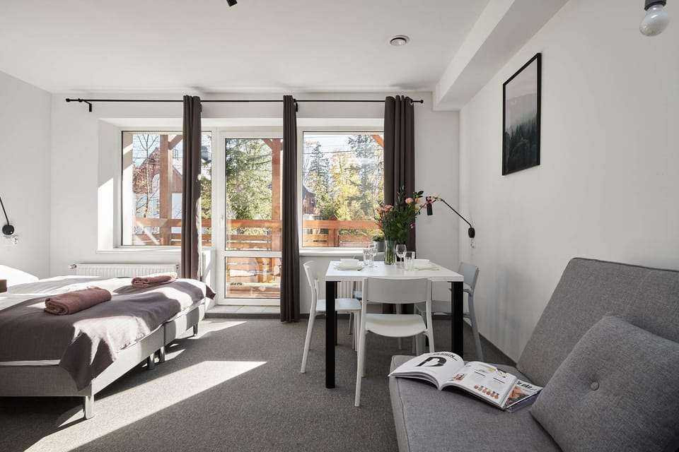 Desk, blackout drapes, free WiFi, bed sheets