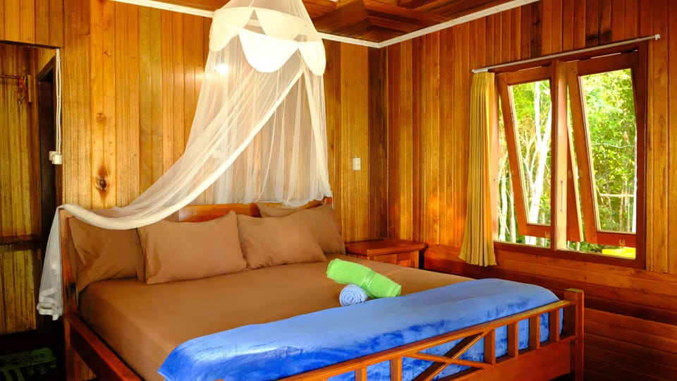 Deluxe Ocean View Villas | Bed sheets