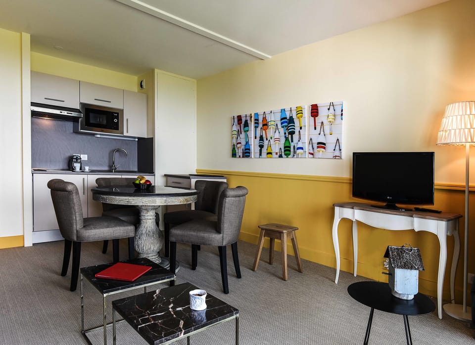 Family Apartment (for 5 people) | Private kitchen | Electric kettle