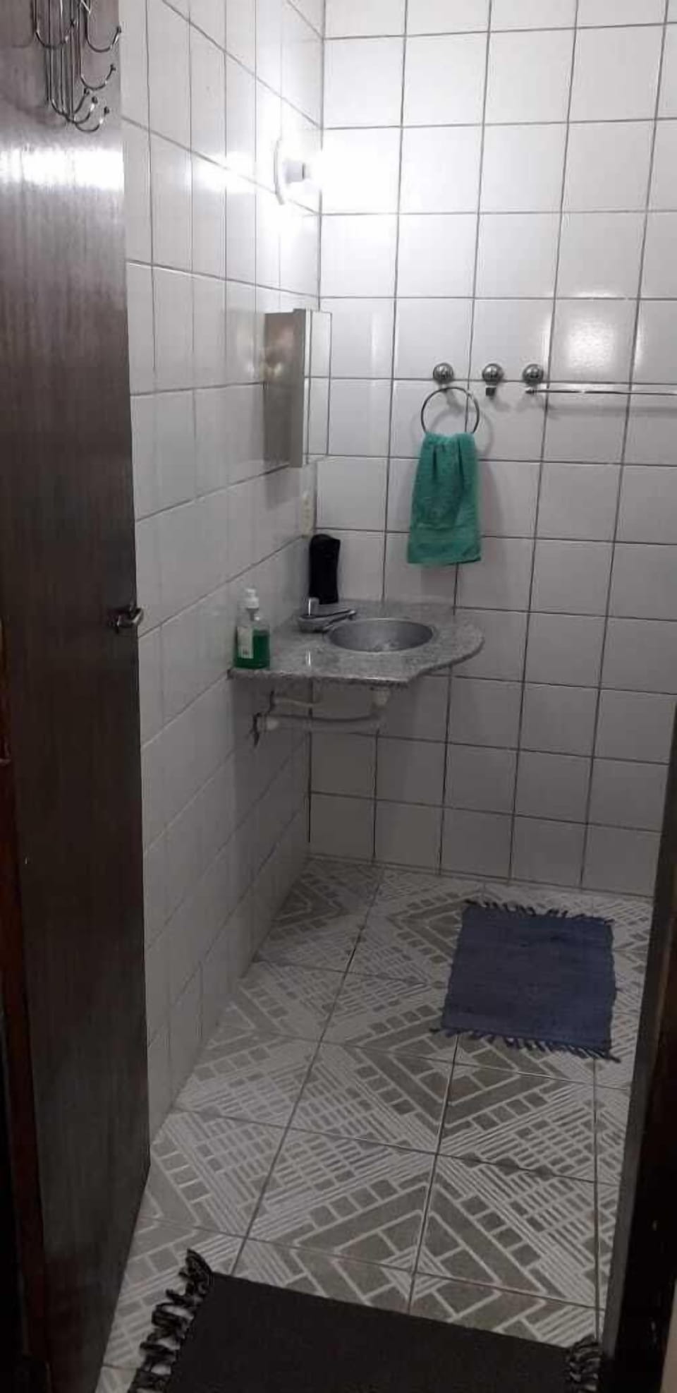 Double Room | Bathroom | Shower, towels, toilet paper