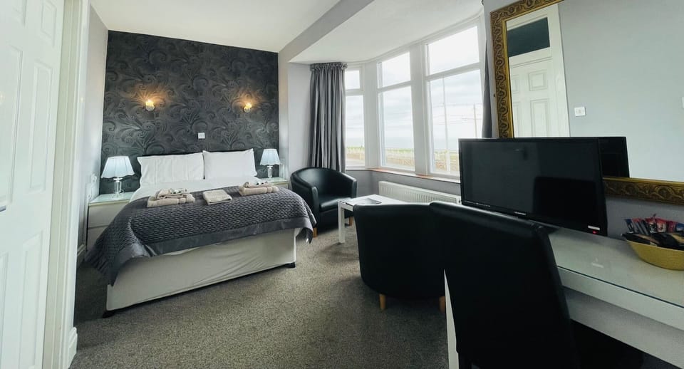 Superior Double Room, Sea View | Egyptian cotton sheets, individually decorated, individually furnished