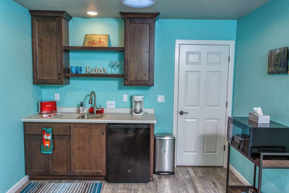 Mini fridge