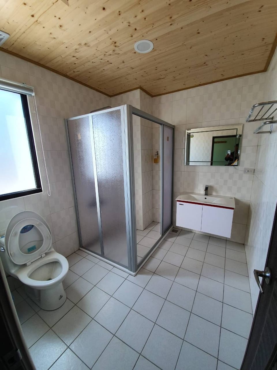 Shower, free toiletries, hair dryer, slippers
