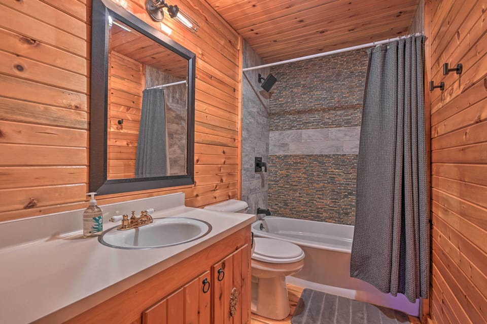 Full Bathroom