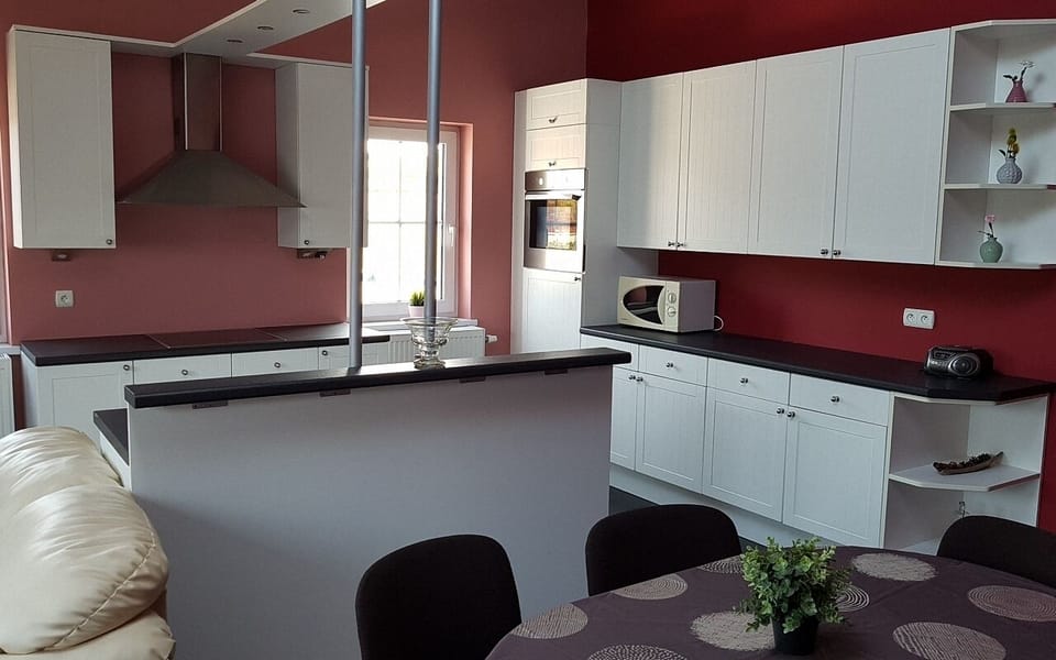 House | Living area | Flat-screen TV, foosball, table tennis