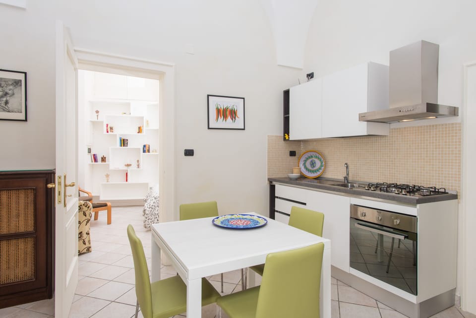 Comfort Apartment, 2 Bedrooms | Private kitchenette | Full-size fridge, oven, stovetop, cookware/dishes/utensils