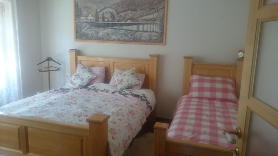 Free cribs/infant beds, free WiFi, bed sheets