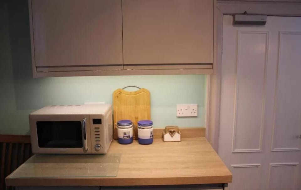 Townhome, 3 Bedrooms | Private kitchen | Fridge, microwave, oven, stovetop