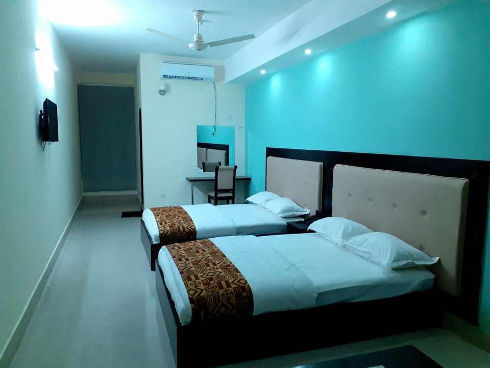 Deluxe Double Room | Desk, free WiFi
