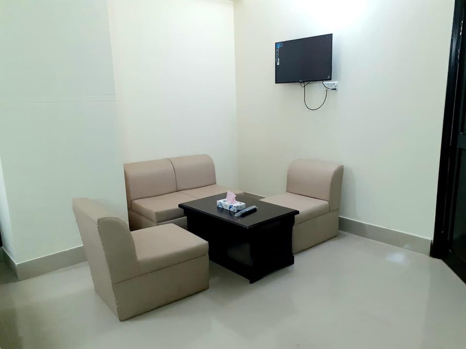 21-inch LCD TV with cable channels, TV