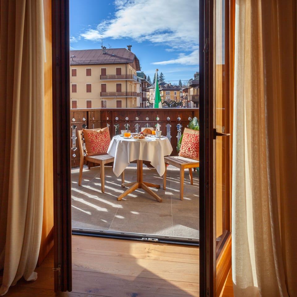 Junior Suite with Panoramic View | Down comforters, minibar, in-room safe, desk
