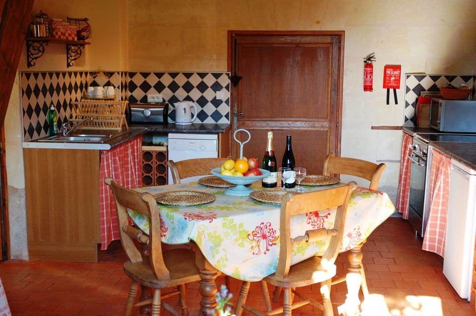 Kitchen diner.
