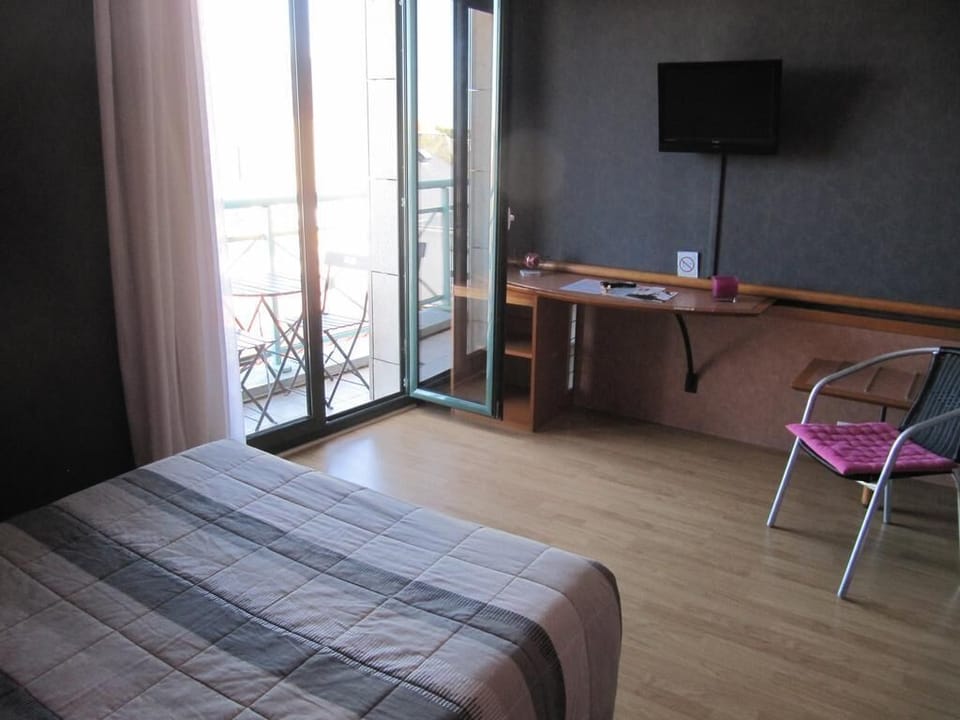 Comfort Double Room | Individually decorated, individually furnished, desk, soundproofing