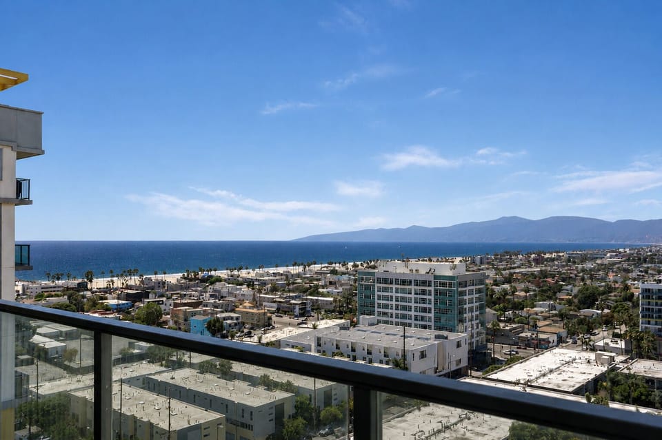 Panoramic Marina, city & ocean views ⭐