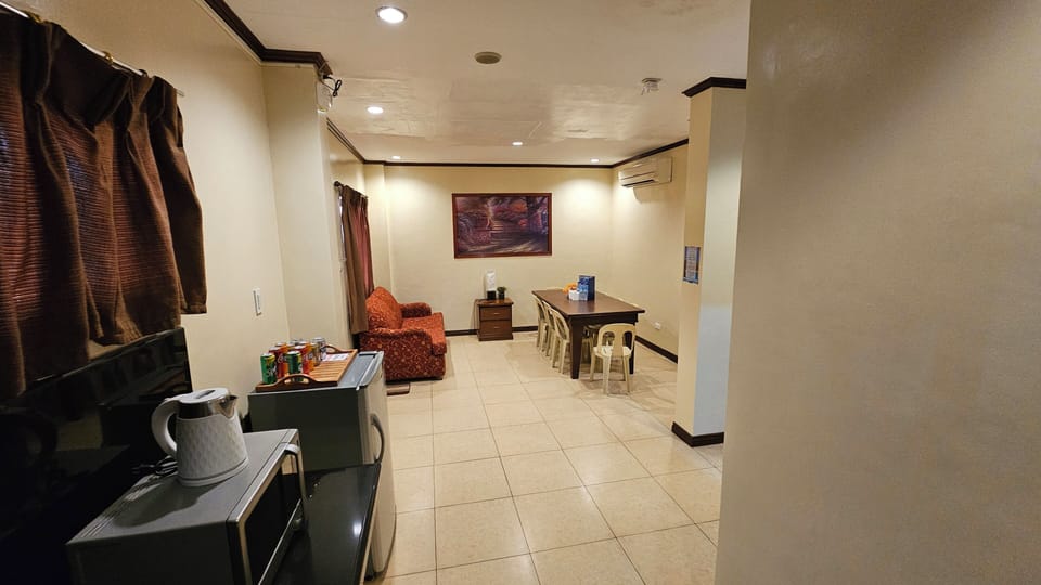 Waterfront Family Suite | In-room safe, laptop workspace, blackout drapes, soundproofing