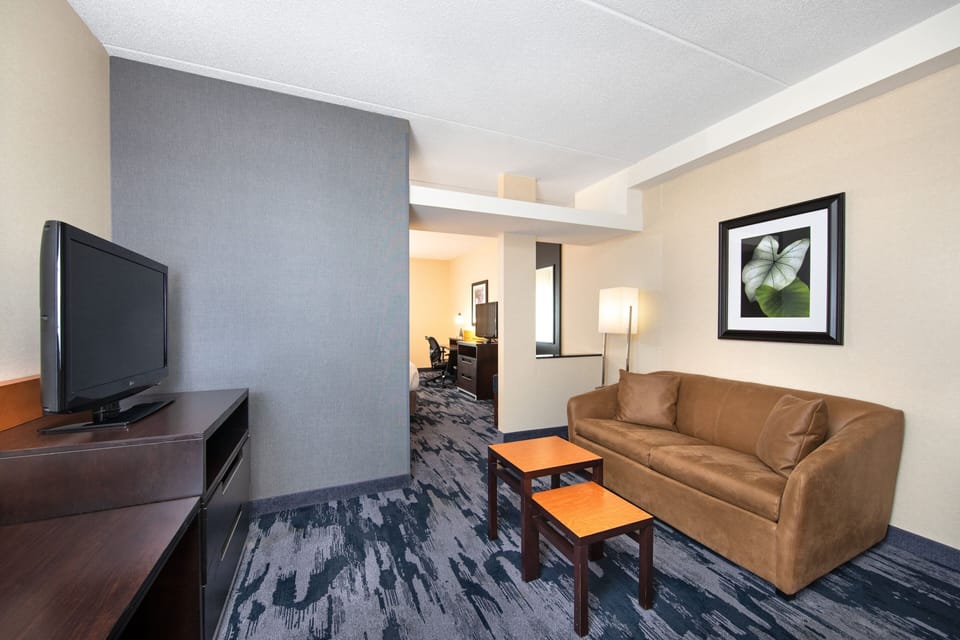 Studio, Multiple Beds | Desk, blackout drapes, iron/ironing board, free cribs/infant beds
