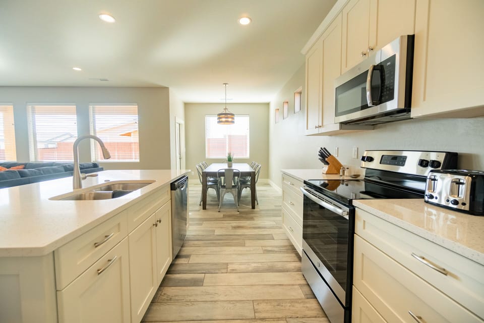 Modern kitchen with all the major amenities.