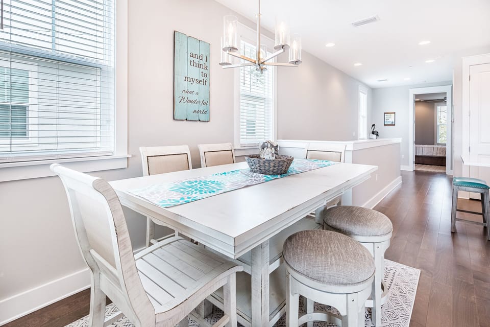 Dining room table for 6