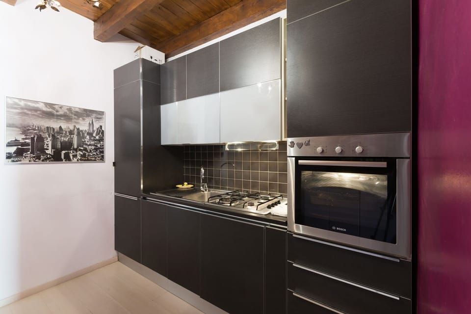 Apartment, 1 Bedroom | Private kitchen | Full-size fridge, microwave, oven, stovetop