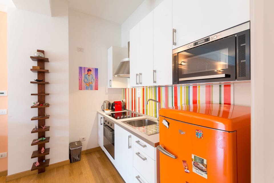 Apartment, 1 Bedroom | Private kitchen | Full-size fridge, microwave, oven, stovetop