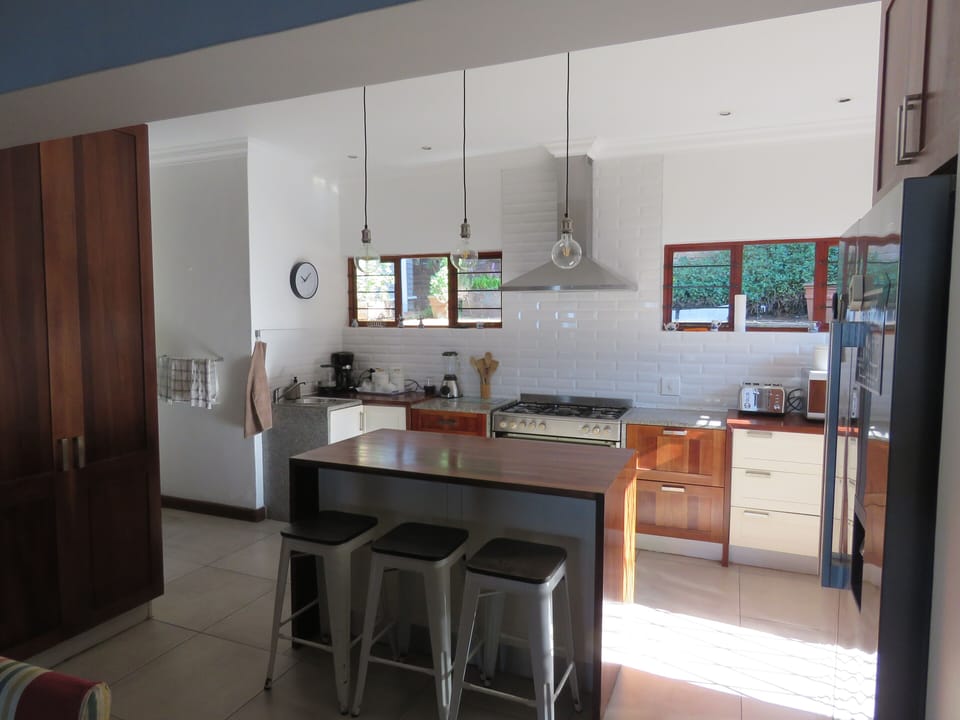 Family House, 5 Bedrooms, Ocean View, Garden Area | Private kitchen | Fridge, electric kettle, paper towels