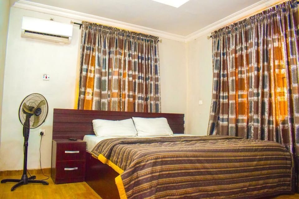 Royal Suite | Iron/ironing board, free WiFi, bed sheets