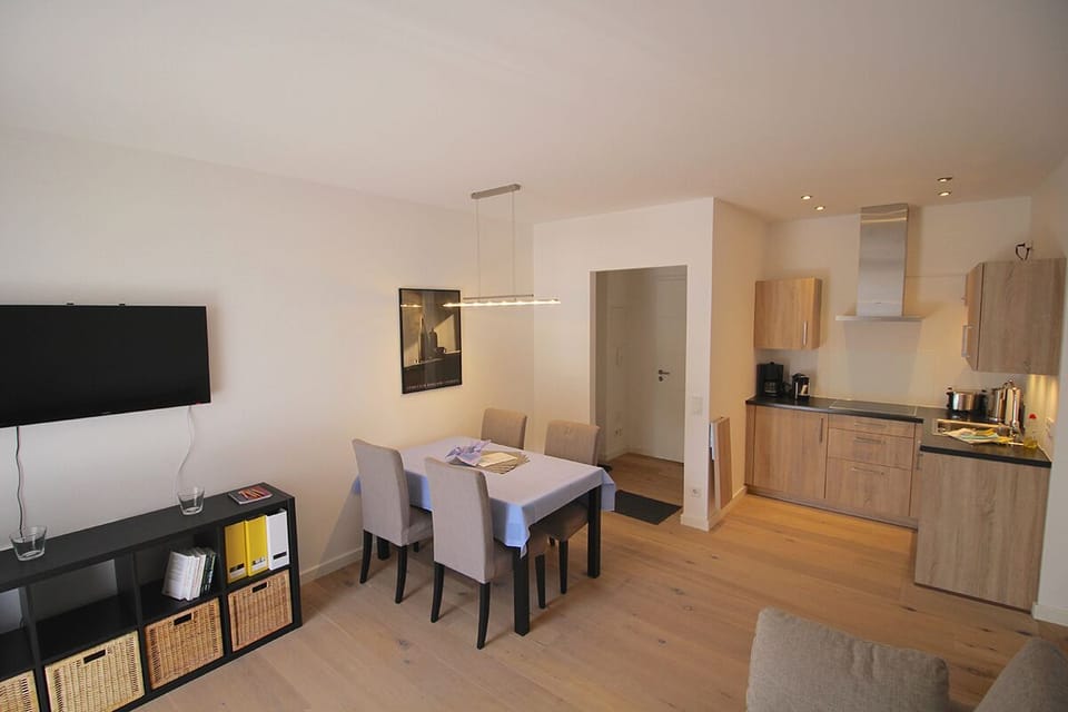 Apartment, 1 Bedroom, Terrace, Mountain View (Chamonix) | In-room dining