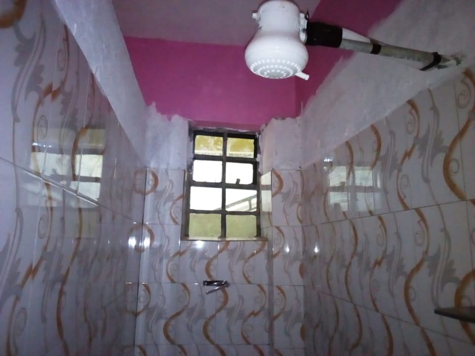 Single Room | Bathroom shower